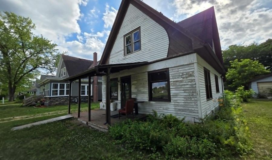 225 S Linden St, Adams, WI 53910 - 4 Beds, 2 Bath