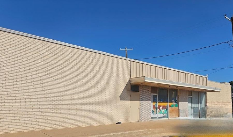 103-105 NE Logsdon, Andrews, TX 79713 - 0 Beds, 0 Bath