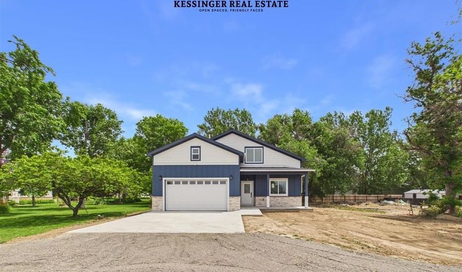 261 S 1st St W, Cowley, WY 82420 - 4 Beds, 3 Bath