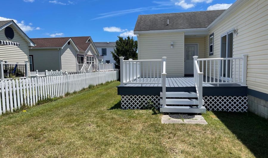 17 WHITE CRANE Dr, Berlin, MD 21811 - 4 Beds, 3 Bath