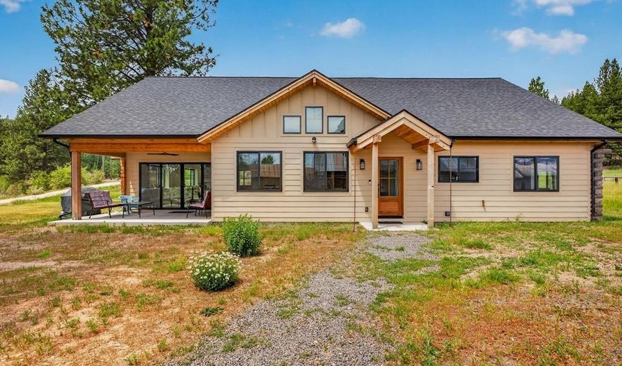 800 N Main St, Cascade, ID 83611 - 3 Beds, 3 Bath