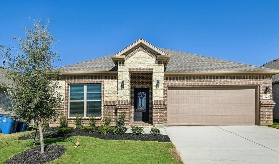 1033 Nighthawk Trl, Alvarado, TX 76009 - 3 Beds, 2 Bath