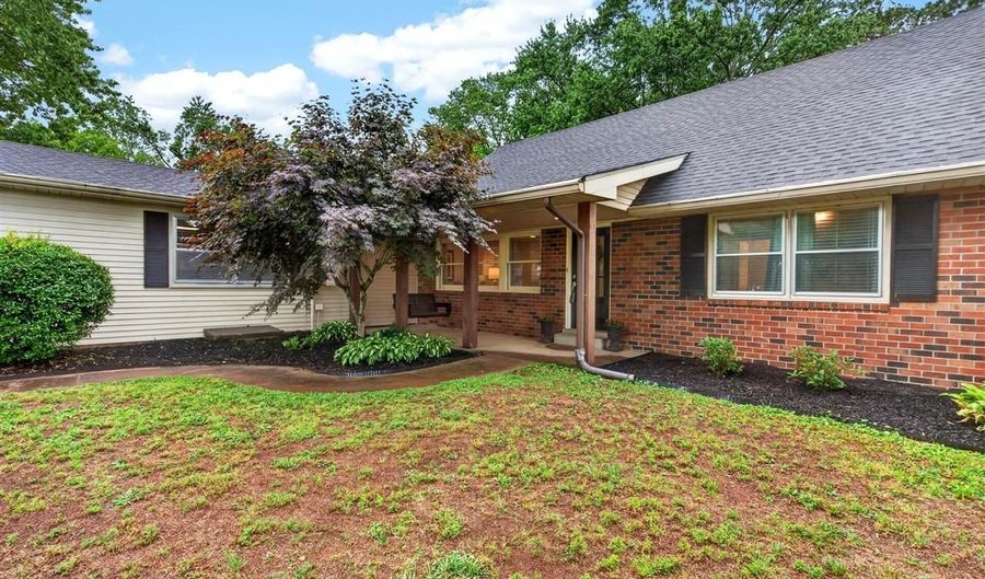 2633 Dye Ford Rd, Alvaton, KY 42122 - 4 Beds, 4 Bath