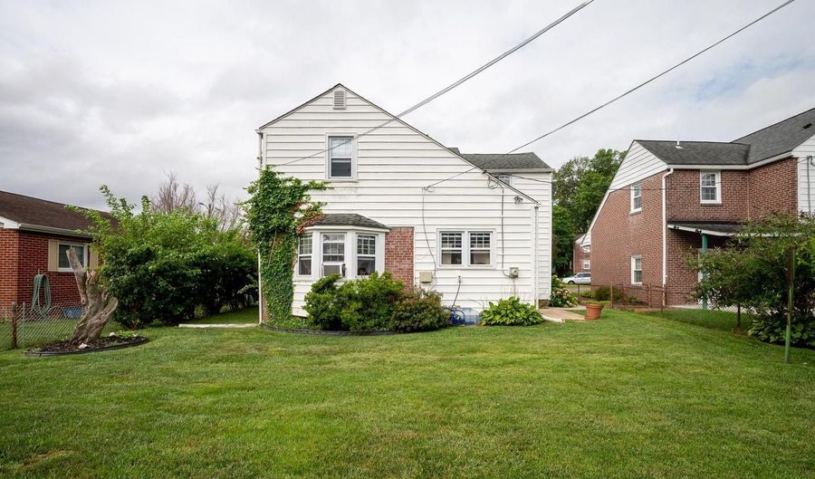 203 COMMONWEALTH Ave, Claymont, DE 19703 - 4 Beds, 4 Bath