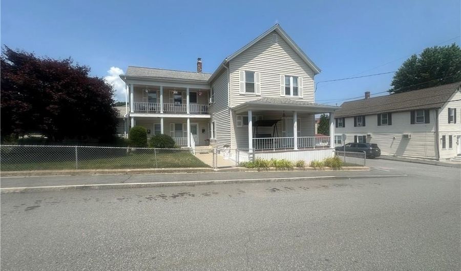 105 Winter St, Lincoln, RI 02838 - 4 Beds, 2 Bath