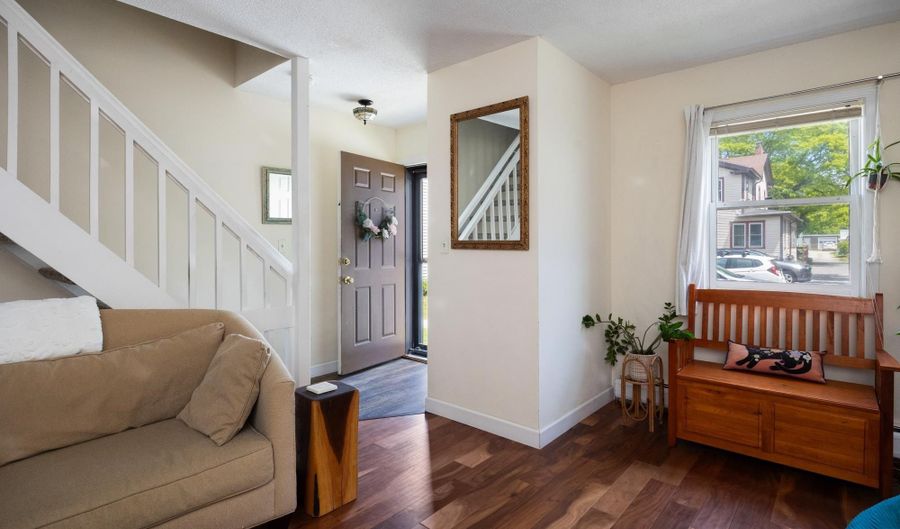 89 N Champlain St L, Burlington, VT 05401 - 2 Beds, 1 Bath