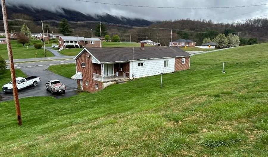 37501 Govenor G.C.Perry Hwy, Bluefield, VA 24605 - 3 Beds, 2 Bath