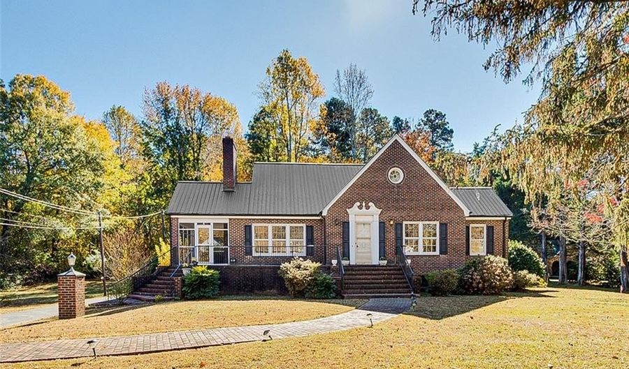 4098 US Highway 64 E, Asheboro, NC 27203 - 3 Beds, 2 Bath