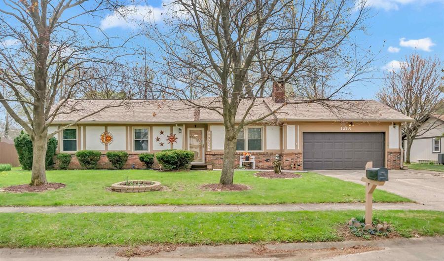 1215 Tommy Lee Ct, Indianapolis, IN 46217 - 3 Beds, 2 Bath