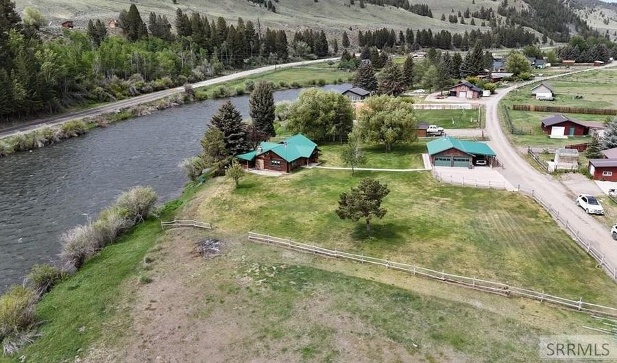 385 River Front Ln, Clayton, ID 83227 - 2 Beds, 2 Bath