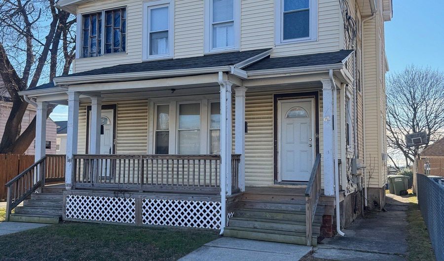 70 Ford Pl, Bridgeport, CT 06610 - 3 Beds, 1 Bath