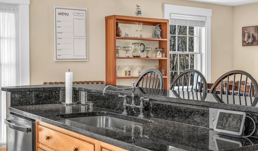 840 Broadway, Bangor, ME 04401 - 6 Beds, 4 Bath