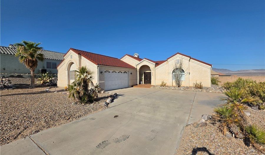 3949 King Rd, Bullhead City, AZ 86442 - 3 Beds, 2 Bath