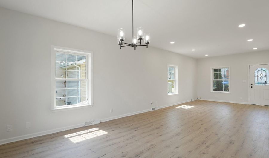 1992 RETTA GILLIAM Ct SE, Washington, DC 20020 - 5 Beds, 4 Bath
