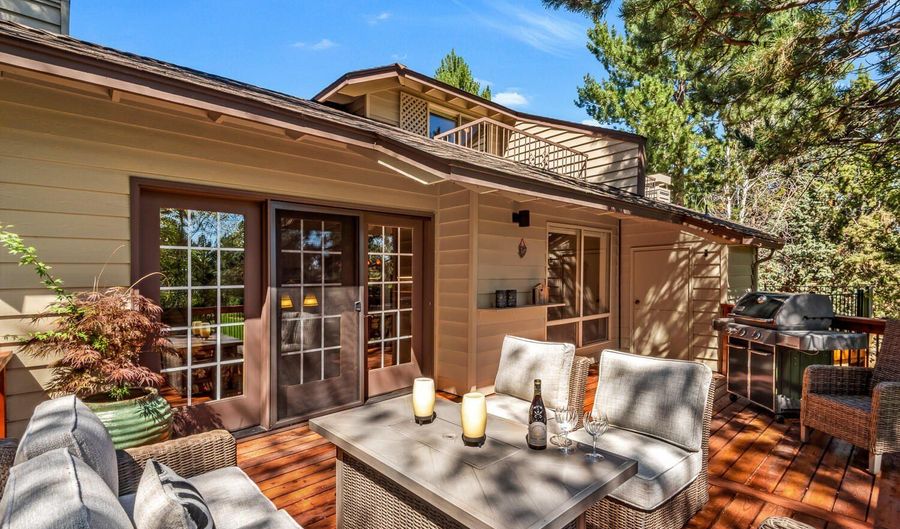 3040 NW Clubhouse Dr, Bend, OR 97703 - 2 Beds, 3 Bath