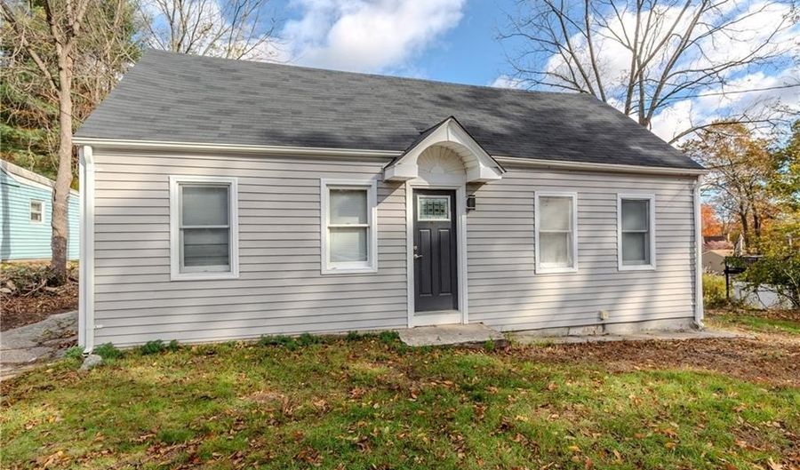 30 Bear Hill Rd, Cumberland, RI 02864 - 3 Beds, 1 Bath