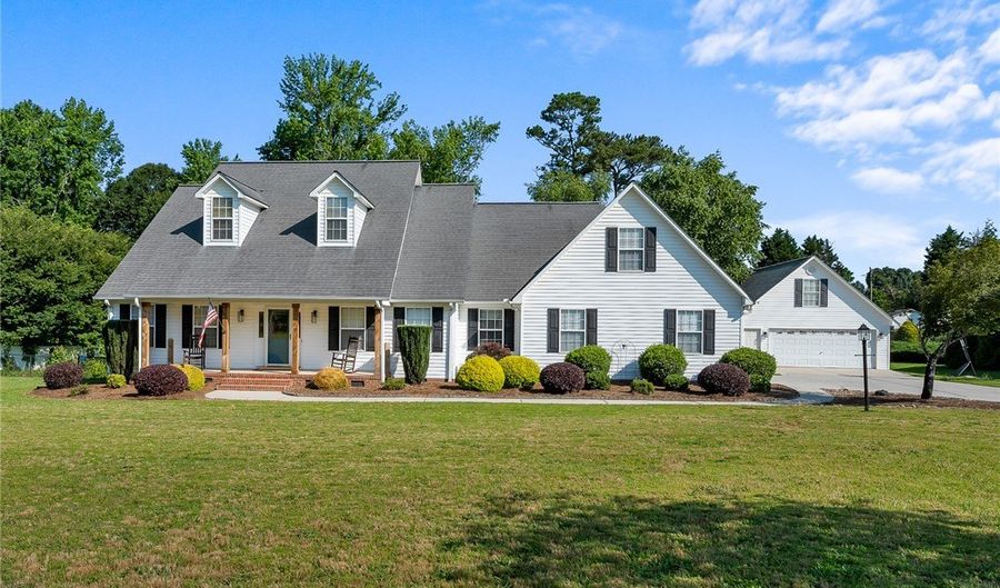 111 Branchwood Ln, Belton, SC 29627 - 4 Beds, 4 Bath