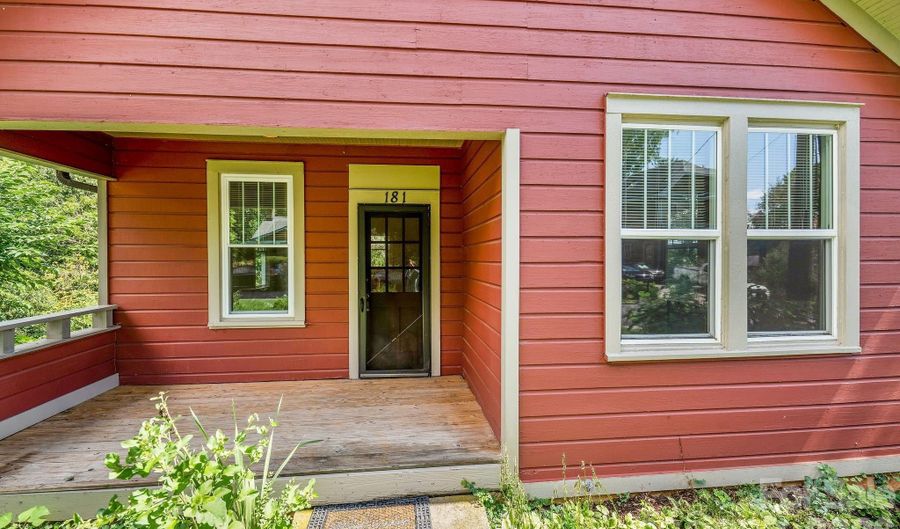 181 Courtland Pl, Asheville, NC 28801 - 3 Beds, 2 Bath