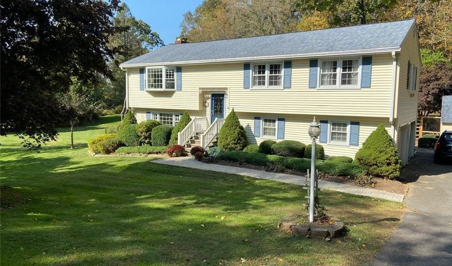 272 Silver Hill Rd, Derby, CT 06418 - 3 Beds, 2 Bath