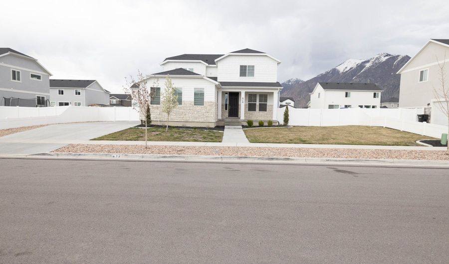 678 W 1000, Springville, UT 84663 - 3 Beds, 3 Bath