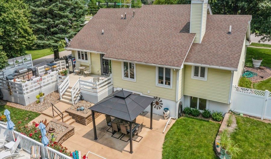 800 Scenic View Blvd, Altoona, IA 50009 - 3 Beds, 3 Bath