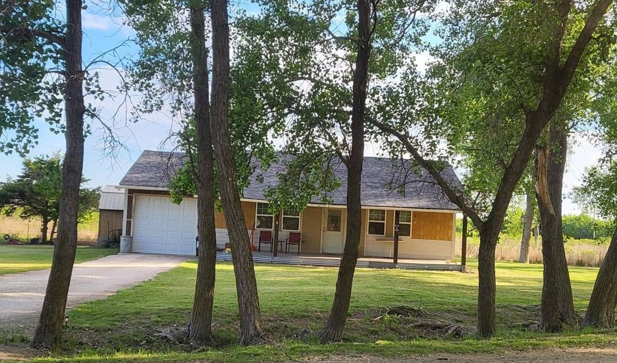 268267 Lakeview Dr, Ames, OK 73718 - 2 Beds, 2 Bath