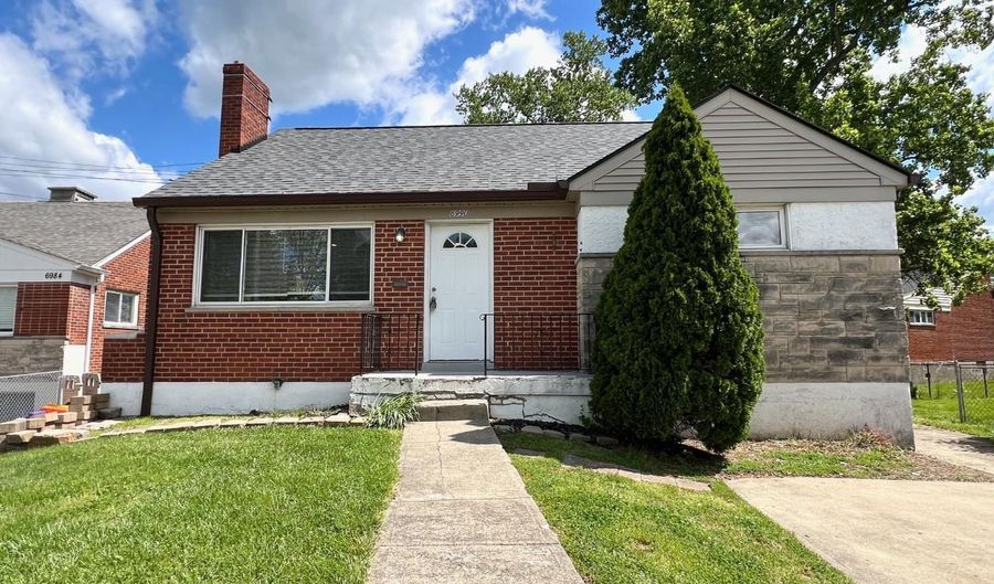 6990 Beechmont Ave, Anderson Twp., OH 45230 - 4 Beds, 2 Bath