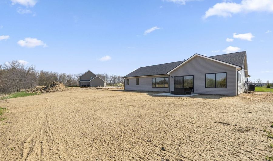 5165 Greyson Heights Dr, Auburn, IN 46706 - 3 Beds, 2 Bath