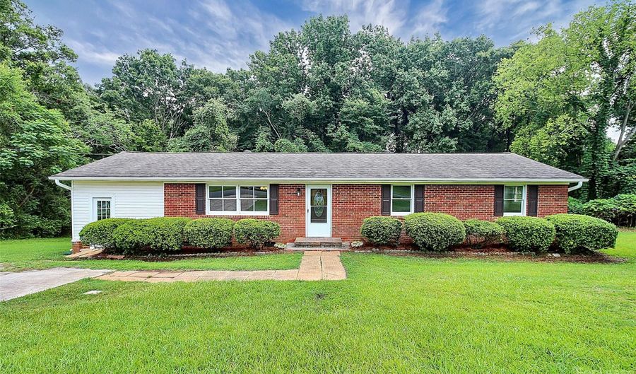 1613 Ohenry Ln, Fort Mill, SC 29708 - 3 Beds, 2 Bath