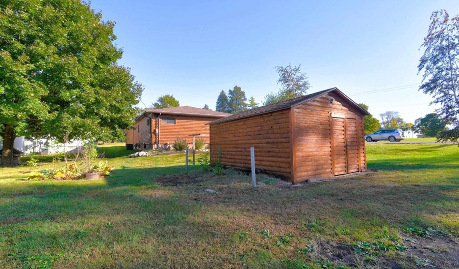 201 4th St, Armstrong, IA 50514 - 3 Beds, 1 Bath