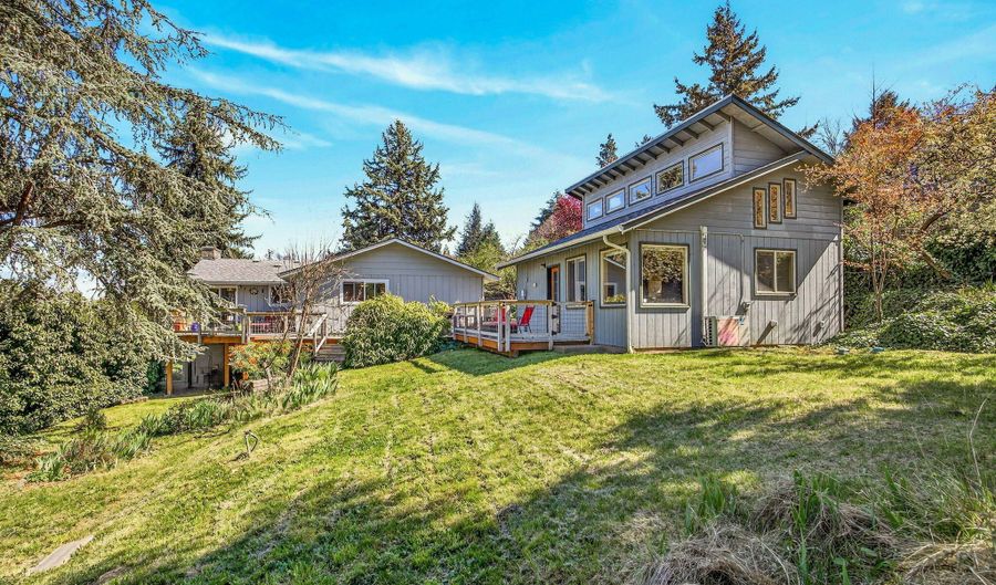 1159 Park St, Ashland, OR 97520 - 4 Beds, 4 Bath
