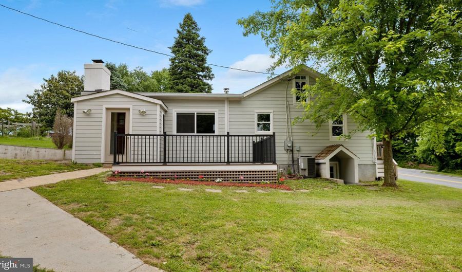 15705 BARNESVILLE Rd, Boyds, MD 20841 - 3 Beds, 2 Bath