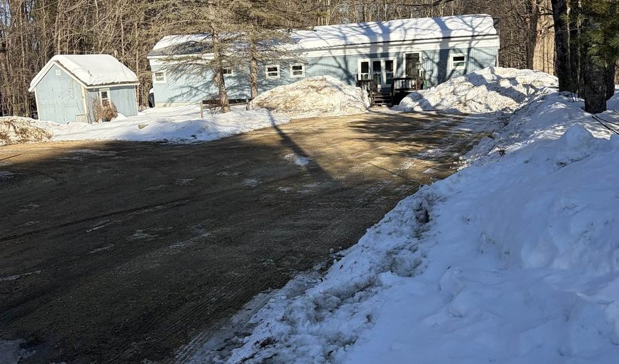 263 Pickpocket Rd, Brentwood, NH 03833 - 2 Beds, 1 Bath
