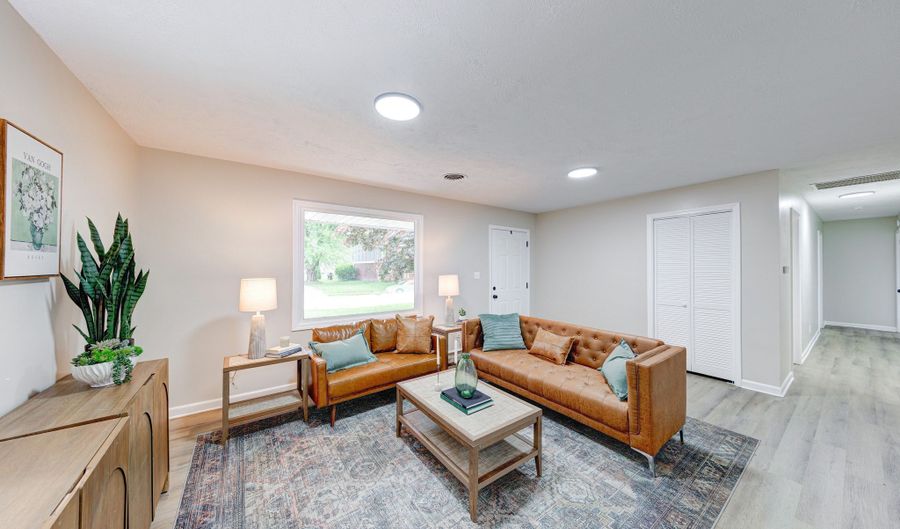 444 Buffalo Dr, Indianapolis, IN 46217 - 4 Beds, 2 Bath