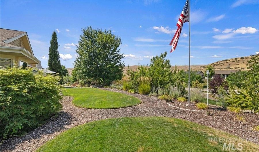 18597 N Goldenridge Pl, Boise, ID 83714 - 4 Beds, 3 Bath