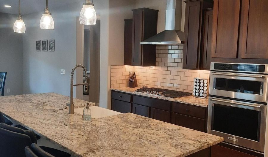 27458 W OSPREY Dr, Buckeye, AZ 85396 - 2 Beds, 2 Bath