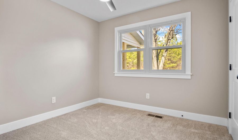 9729 TIMMONSTOWN Rd, Berlin, MD 21811 - 5 Beds, 3 Bath