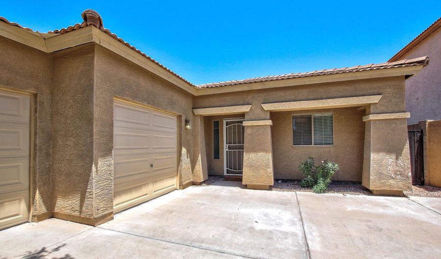 2043 N Holguin Way, Chandler, AZ 85225 - 3 Beds, 2 Bath