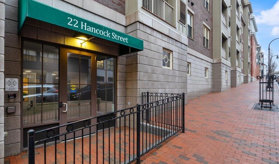22 Hancock St, Portland, ME 04101 - 2 Beds, 2 Bath