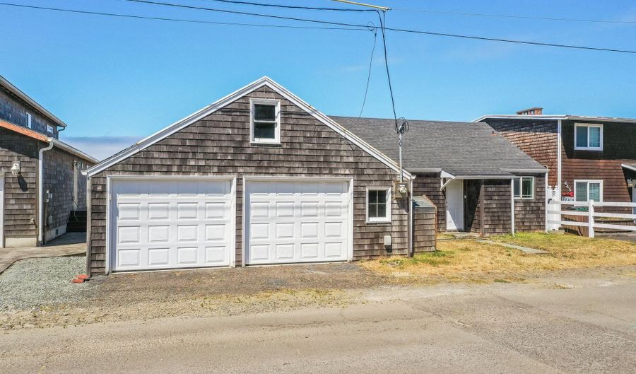 633 N PACIFIC St, Rockaway Beach, OR 97136 - 4 Beds, 2 Bath