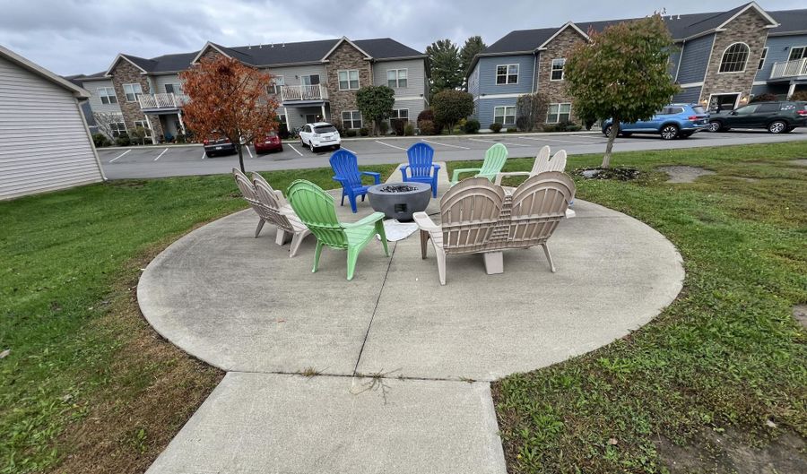 48 Bavarian Way 55, Altamont, NY 12009 - 2 Beds, 2 Bath