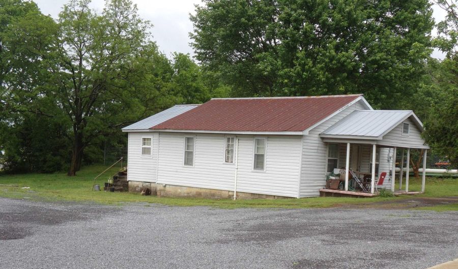 556 NW 1st Ave, Arab, AL 35016 - 2 Beds, 1 Bath