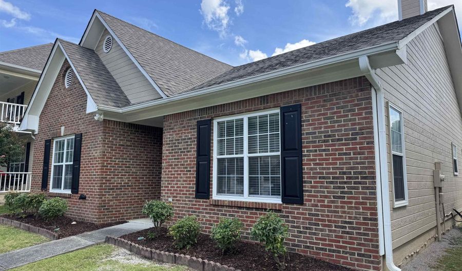 259 WARWICK Ln, Alabaster, AL 35007 - 3 Beds, 2 Bath