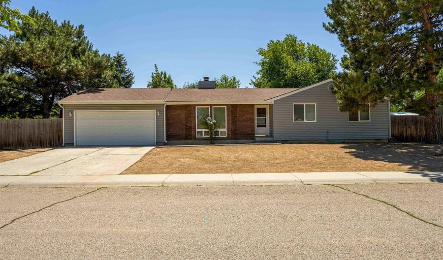 11043 W Flintlock Dr, Boise, ID 83713 - 3 Beds, 2 Bath