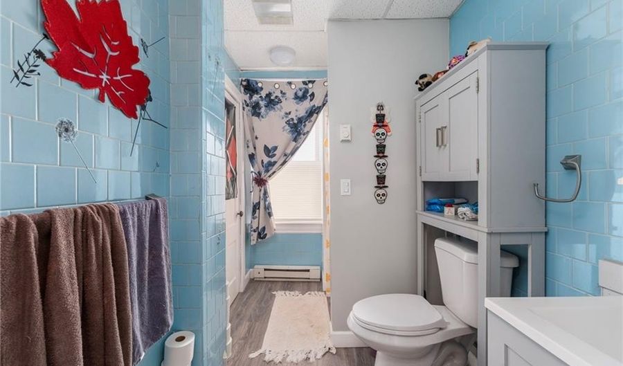 1152 Main St, Coventry, RI 02816 - 3 Beds, 3 Bath