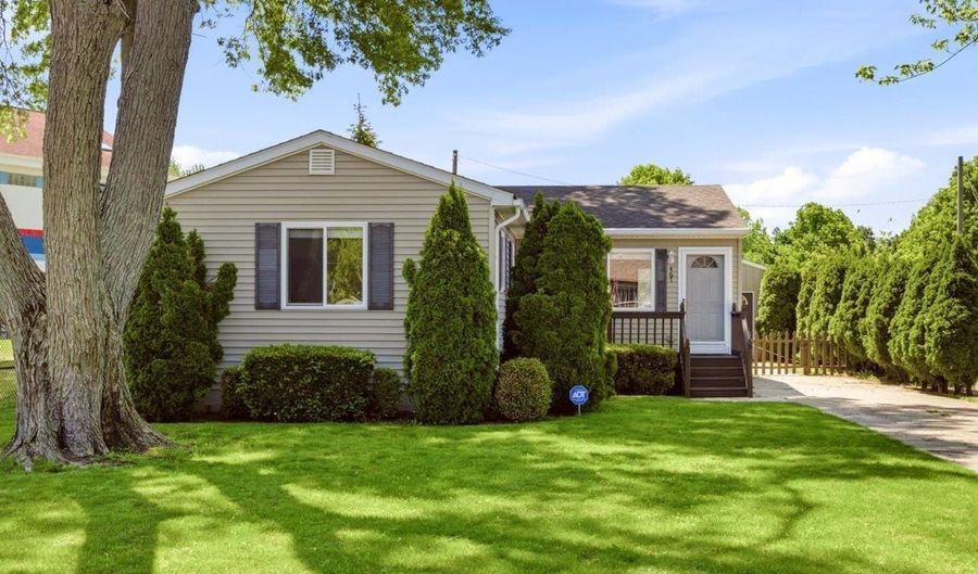 467 Dixie Blvd, Algonac, MI 48001 - 3 Beds, 2 Bath