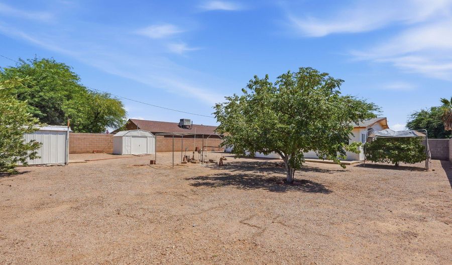 844 E DESERT Ave, Apache Junction, AZ 85119 - 2 Beds, 1 Bath