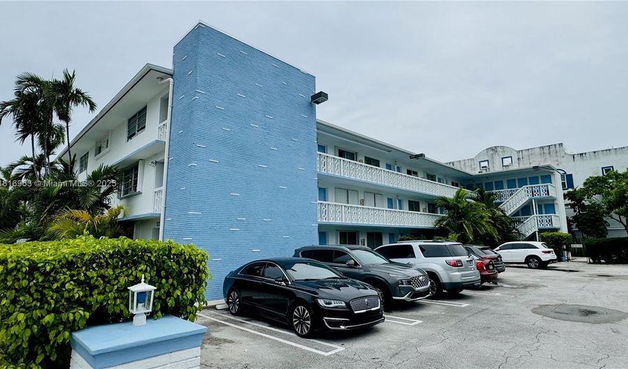 1120 102nd St 7, Bay Harbor Islands, FL 33154 - 1 Beds, 1 Bath