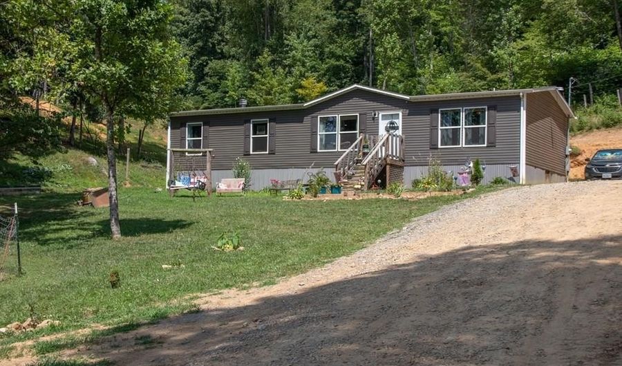 22720 Twin Oaks Rd, Abingdon, VA 24211 - 3 Beds, 2 Bath