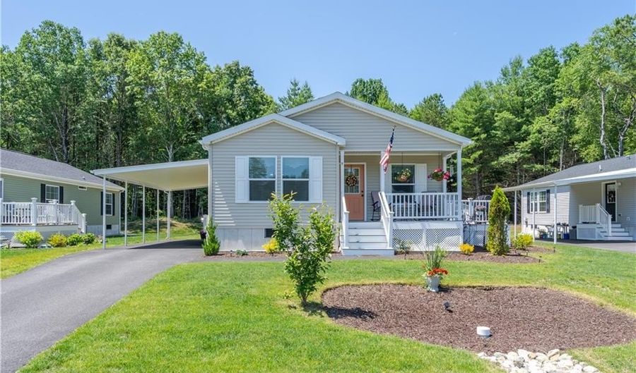 9 Cheryl Ln, Coventry, RI 02816 - 2 Beds, 2 Bath